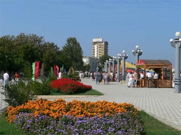 В городе Анапе Центральная набережная