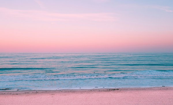 Пляж в пастельных тонах