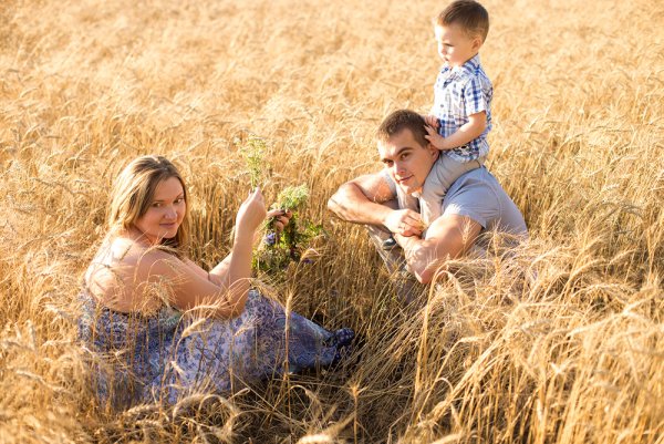 Семейная фотосессия в деревне