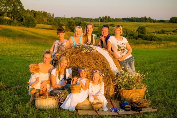 Семья в деревне