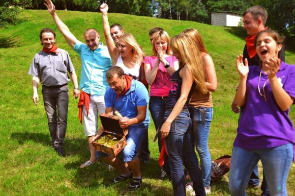 Тимбилдинг на природе летом