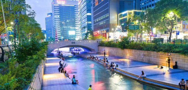 Ручей Cheonggyecheon Сеул