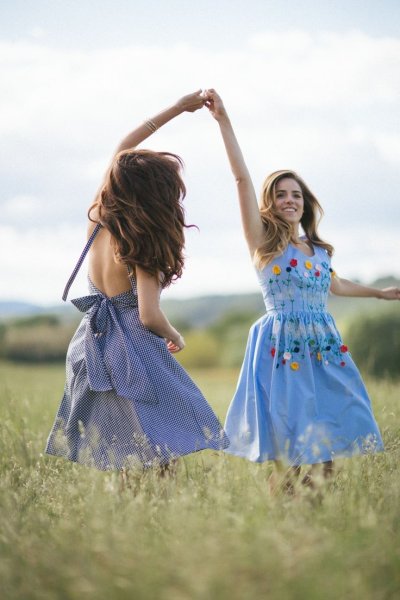 Три сестры в лесу