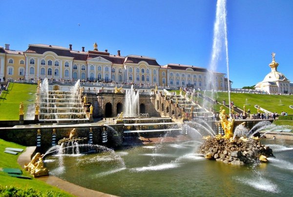 Петергоф в Санкт-Петербурге