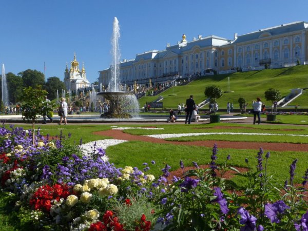 Петергоф в Санкт-Петербурге