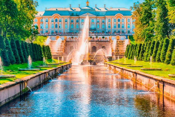 Петергоф дворцово-парковый комплекс