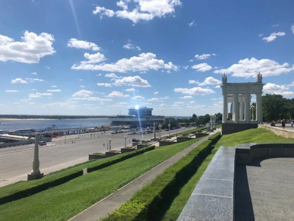 Мамаев Курган Волгоград вечером