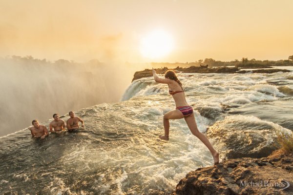 Купель дьявола водопад Виктория
