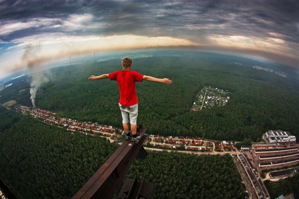 Девушка путешествует