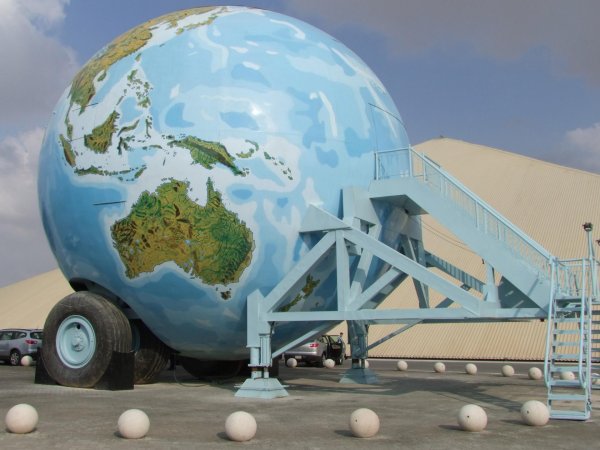 Мобильный дом шейха Хамада в ОАЭ