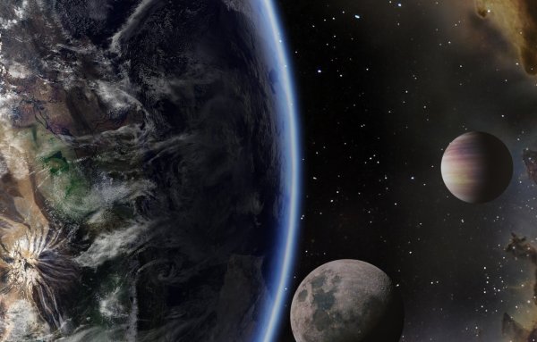 Планета с тремя спутниками