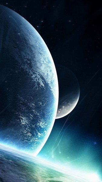 Планета на темном фоне вертикально