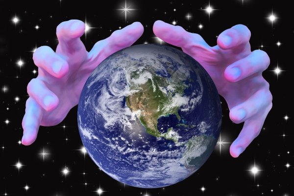 Планета в руках