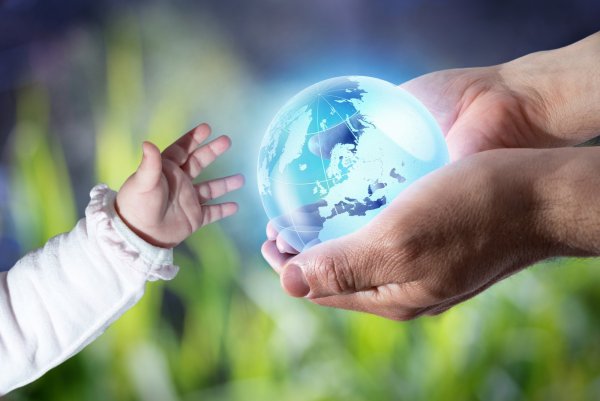 Земля в руках