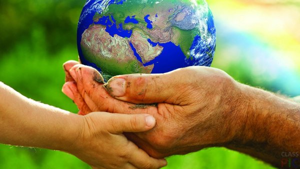 Планета в руках