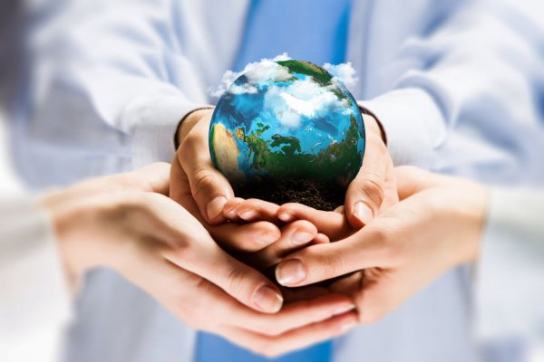 Земля в руках