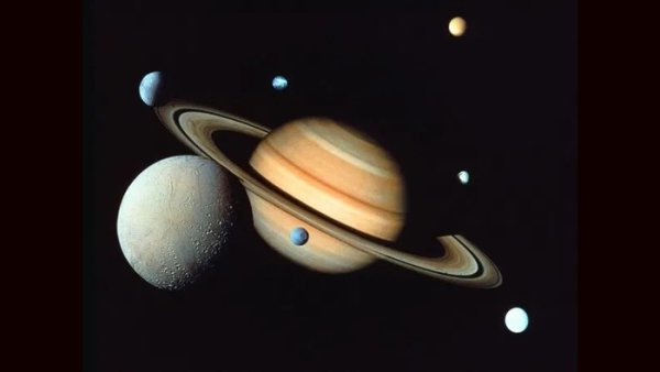 Сатурн с подписью