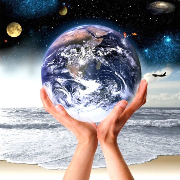 Планета в руках
