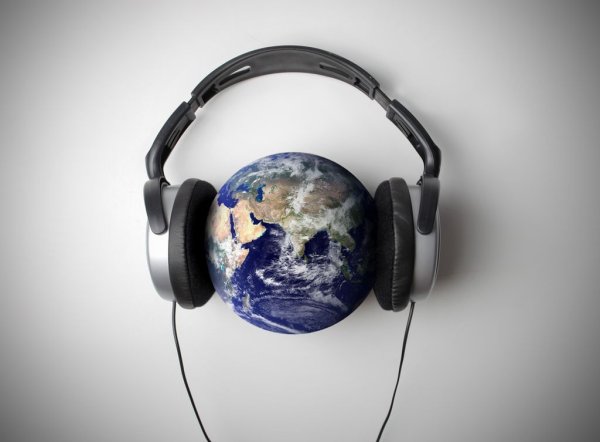 Планета в наушниках