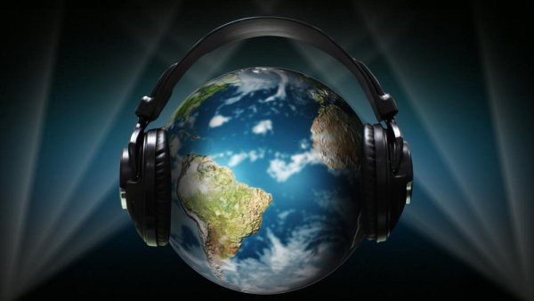 Планета в наушниках