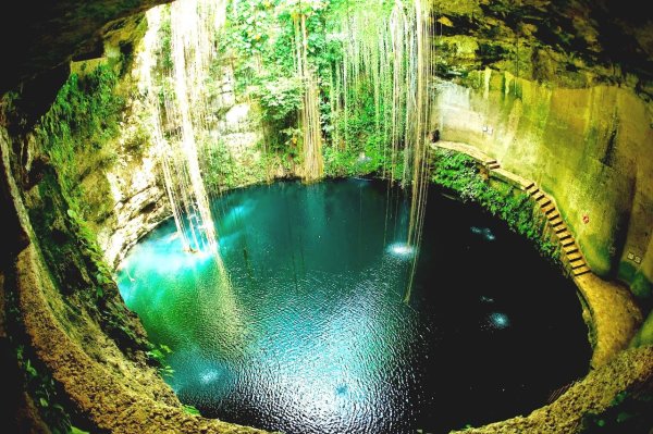 Сенот ИК-киль Мексика