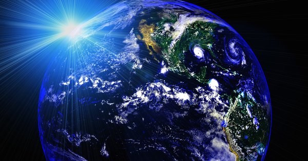Земной шар из космоса