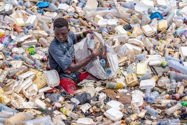 Пластиковые отходы в Африке