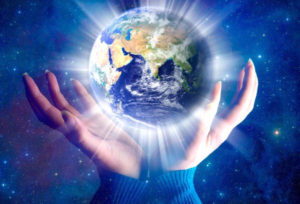 Мир в руках человека