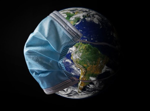 Планета земля в маске
