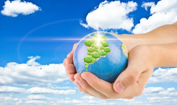 Планета земля в руках экология