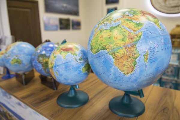 Глобус земли