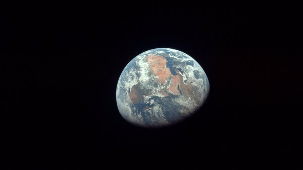 Снимки земли из далекого космоса