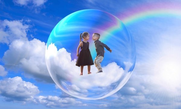 Семья в облаках