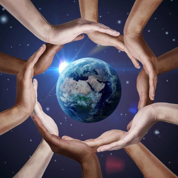 Земля в руках