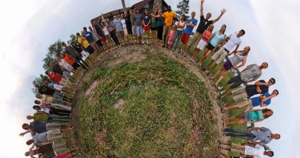 Много людей на земле