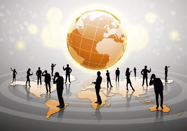 Люди на фоне земного шара