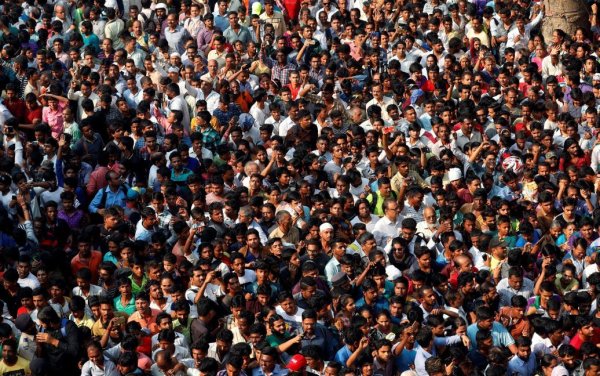 Толпа людей Индия