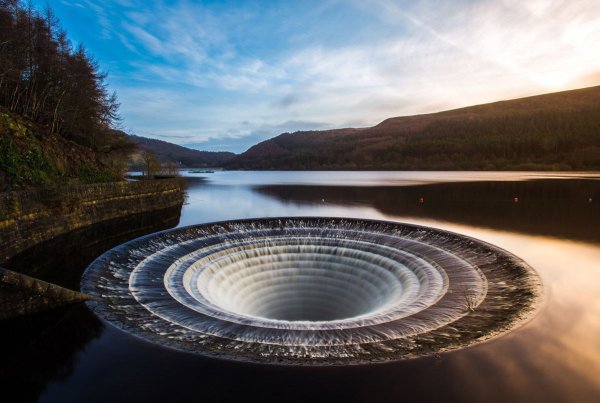 Водохранилище Ледибауэр Дербишир Англия