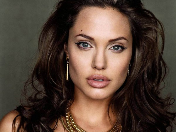 Анджелина Джоли красавица