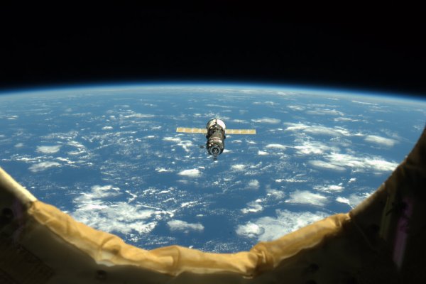 Плоская земля в космосе