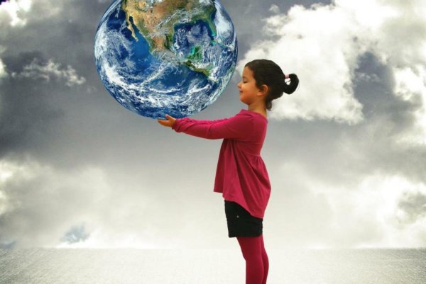 Планета в руках детей