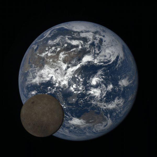 Планета земля со спутником Луна