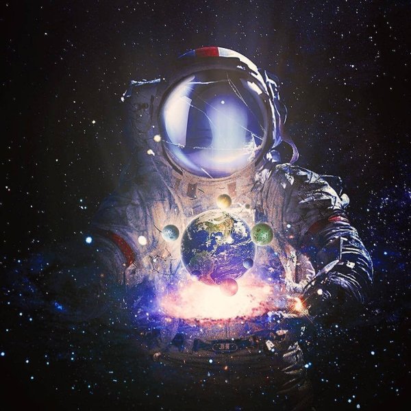 Космонавт в космосе арт