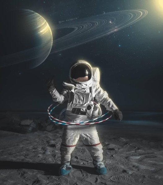 Космонавт в космосе