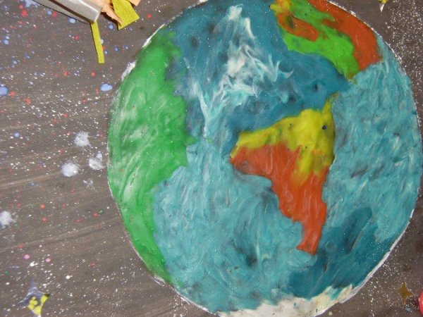 Земля из пластилина
