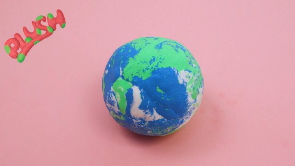 Макет планеты земля из пластилина