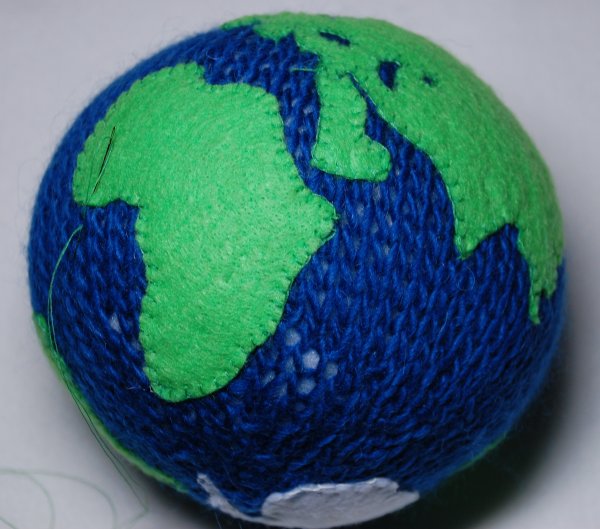 Планета земля из пластилина