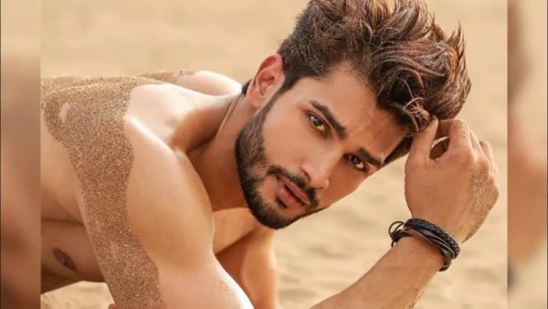 Модель Рохит Кханделвал молодой