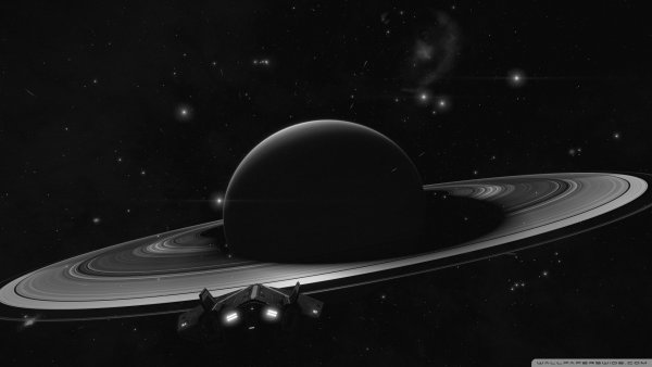 Сатурн на черном фоне