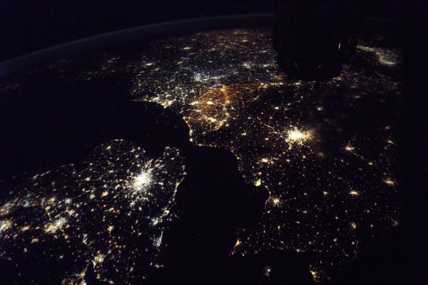 Вид земли из космоса ночью